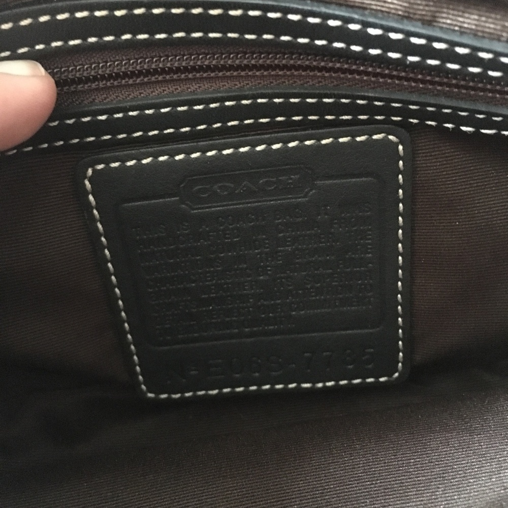 COACH HAND BAG - Picture 2 of 8